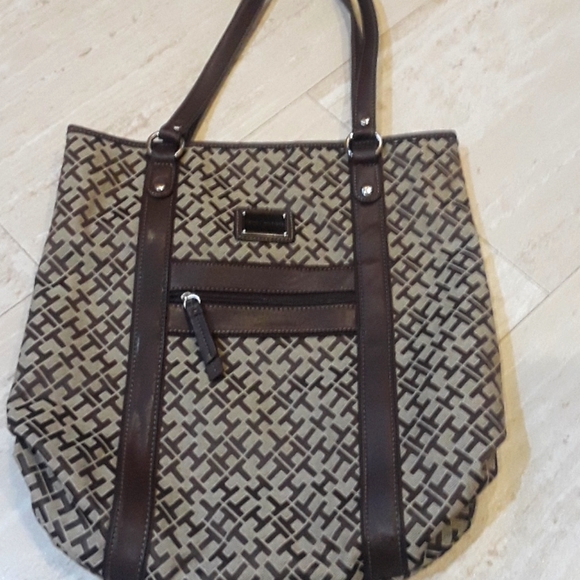 Tommy Hilfiger Handbags - Tommy Hilfiger Shoulder Bag